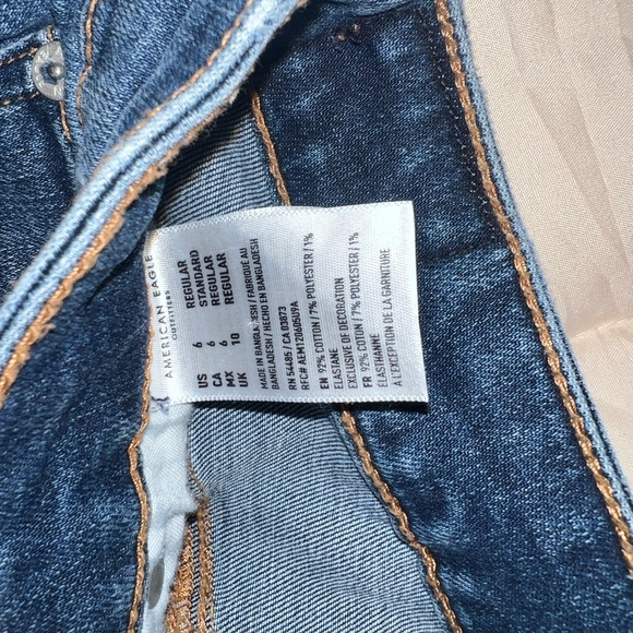 American eagle Distressed Women Jeans - Picture 3 of 5